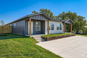 113 Fisher St, Elgin, TX 78621 - Photo 1