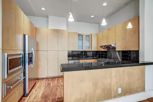 555 E 5th St, Austin, TX 78701 - Photo 10