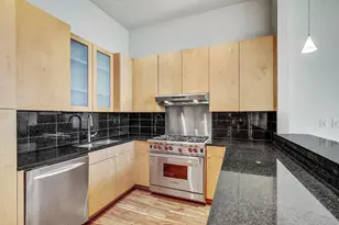 555 E 5th St, Austin, TX 78701 - Photo 12