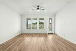 109 Carlsbad Ct, Georgetown, TX 78626 - Photo 6