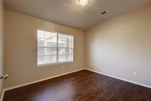 1310 W Parmer Ln, Austin, TX 78727 - Photo 18