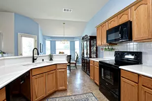 300 Fistral Dr, Hutto, TX 78634 - Photo 12