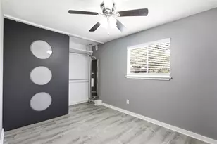 2302 E Side Dr, Austin, TX 78704 - Photo 2