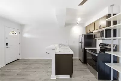 2302 E Side Drive #18, Austin, TX 78704 - Photo 16