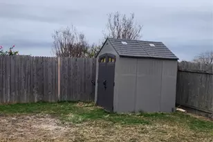 302 Hibiscus Dr, Hutto, TX 78634 - Photo 8