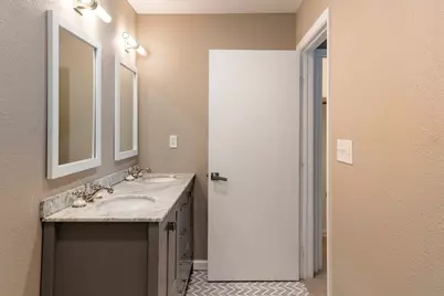 1711 Deerfield Drive, Austin, TX 78741 - Photo 34