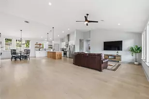 20901 Broken Arrow St, Lago Vista, TX 78645 - Photo 6