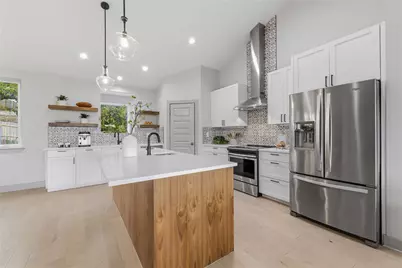 20901 Broken Arrow Street, Lago Vista, TX 78645 - Photo 10