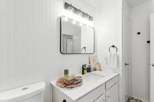 1411 Gracy Farms Ln, Austin, TX 78758 - Photo 16