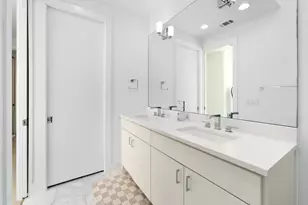 3406 E 17th St, Austin, TX 78721 - Photo 20