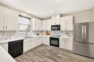 6916 Sunderland Trail, Austin, TX 78747 - Photo 10
