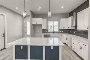 124 Feather Grass Ln, Bastrop, TX 78602 - Photo 2