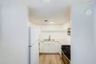 1800 Lavaca Unit St, Austin, TX 78701 - Photo 4