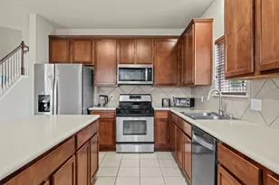11304 Staked Plains Dr, Austin, TX 78717 - Photo 10