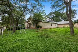 112 Rock Point Dr, Del Valle, TX 78617 - Photo 10