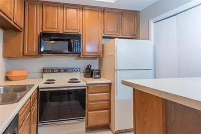 806 W 24th Street #103, Austin, TX 78705 - Photo 6