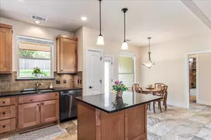 1058 Daviot Dr, Spicewood, TX 78669 - Photo 8