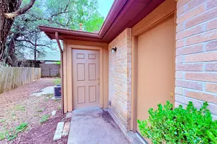 6503 Columbia Oaks Ct, Austin, TX 78759 - Photo 2