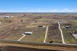 422 County Road 451 Rd, Coupland, TX 78615 - Photo 2