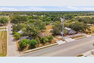 1602 Water Street, Gonzales, TX 78629 - Photo 8