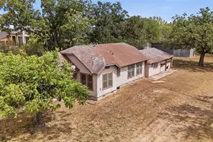 1602 Water St, Gonzales, TX 78629 - Photo 1