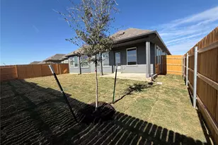 208 Pico St, Hutto, TX 78634 - Photo 6