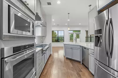 8200 Southwest Parkway #302, Austin, TX 78735 - Photo 16