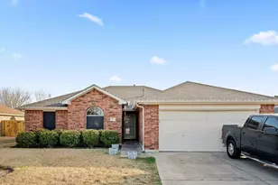 512 Mockingbird Ln, Lockhart, TX 78644 - Photo 2