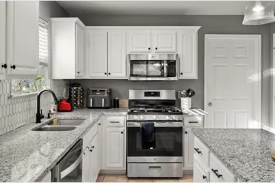 512 Mockingbird Lane, Lockhart, TX 78644 - Photo 8