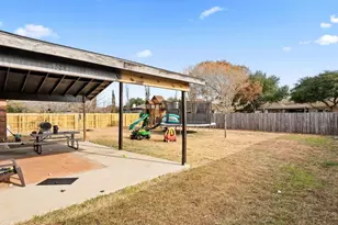 512 Mockingbird Ln, Lockhart, TX 78644 - Photo 22