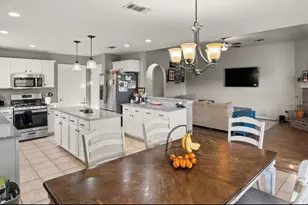 512 Mockingbird Ln, Lockhart, TX 78644 - Photo 6