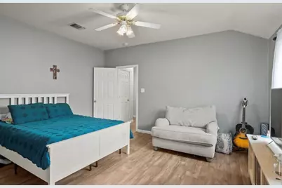 512 Mockingbird Lane, Lockhart, TX 78644 - Photo 12