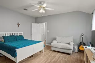 512 Mockingbird Ln, Lockhart, TX 78644 - Photo 12