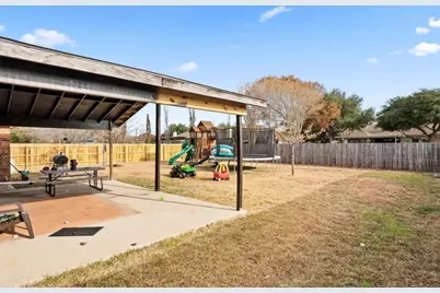 512 Mockingbird Lane, Lockhart, TX 78644 - Photo 22