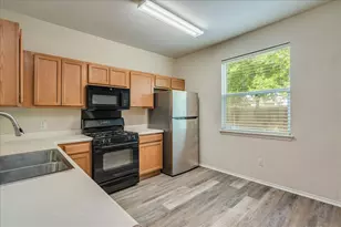 14616 Walt Whitman Trail, Pflugerville, TX 78660 - Photo 8