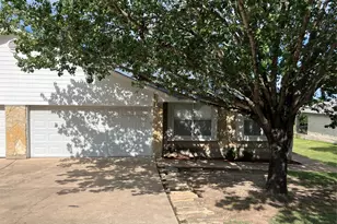 3201 MacArthur Ave, Lago Vista, TX 78645 - Photo 2
