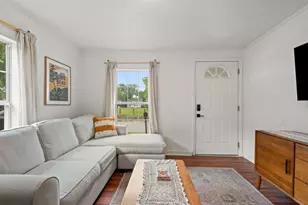 1909 College Row, Austin, TX 78702 - Photo 10