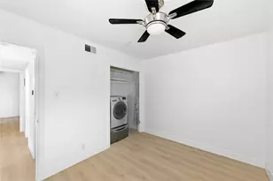 1304 Summit St, Austin, TX 78741 - Photo 16