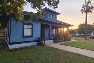 615 E Washington St, Giddings, TX 78942 - Photo 2