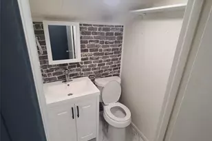 615 E Washington St, Giddings, TX 78942 - Photo 14