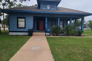 615 E Washington St, Giddings, TX 78942 - Photo 1