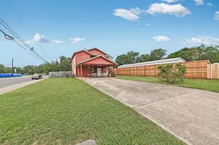 2111 Oak Motte Ln, Austin, TX 78744 - Photo 2