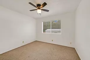 2111 Oak Motte Ln, Austin, TX 78744 - Photo 20