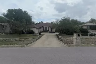 611 Rolling Green Dr, Lakeway, TX 78734 - Photo 2