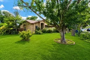 5611 Meadow Crest, Austin, TX 78744 - Photo 2