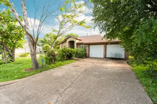 5611 Meadow Crest, Austin, TX 78744 - Photo 2