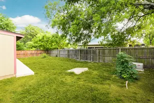 5611 Meadow Crest, Austin, TX 78744 - Photo 26