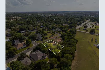 707 E 2nd Street, Georgetown, TX 78626 - Photo 1