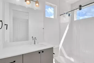 7208 Providence Ave, Austin, TX 78752 - Photo 10