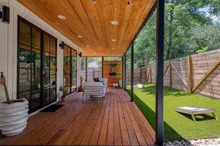 1904 E 16th St, Austin, TX 78702 - Photo 2